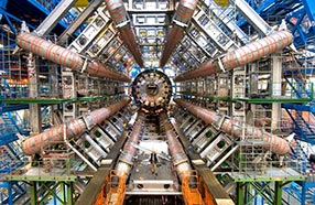La macchina LHC (Large Hadron Collider)