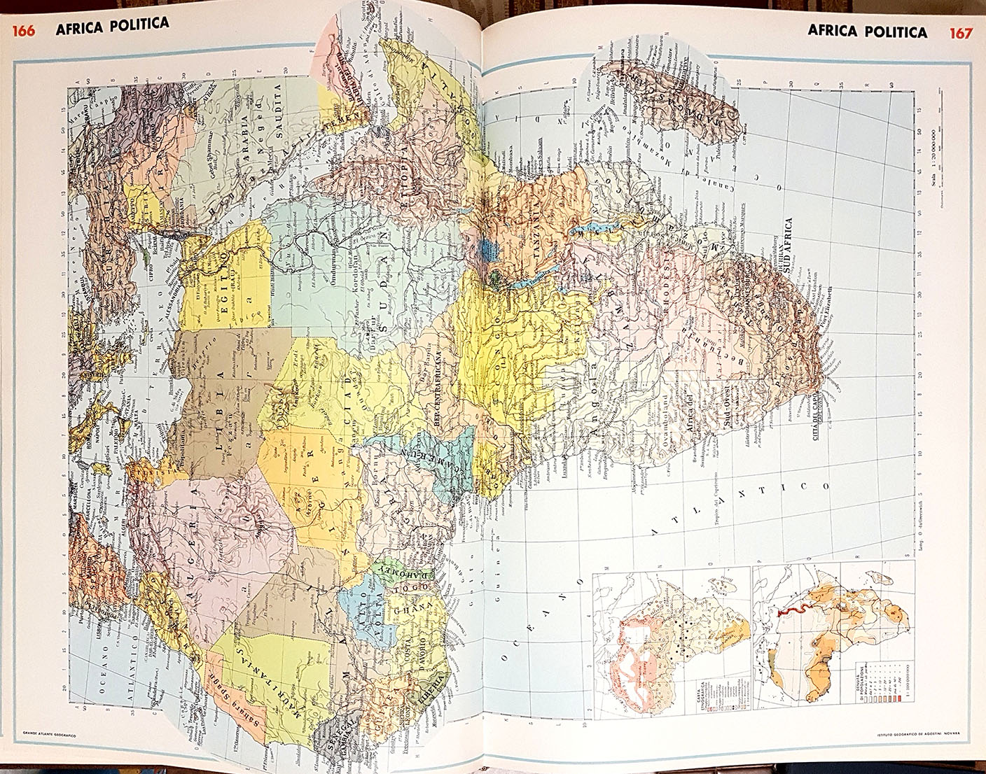 La Terra. Grande Atlante geografico, economico, storico (3 voll.), Ed. De  Agostini, 1966